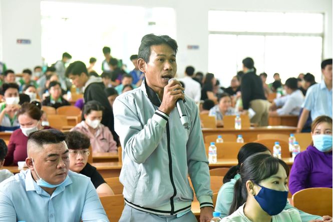 3. Doanh nghiệp chia sẻ thông tin tuyển dụng và chính sách hỗ trợ thực tập