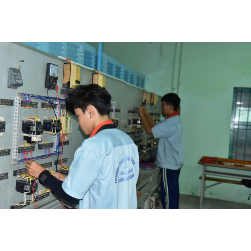 4. Rèn luyện bản lĩnh – Gắn kết thực tế nghề nghiệp
