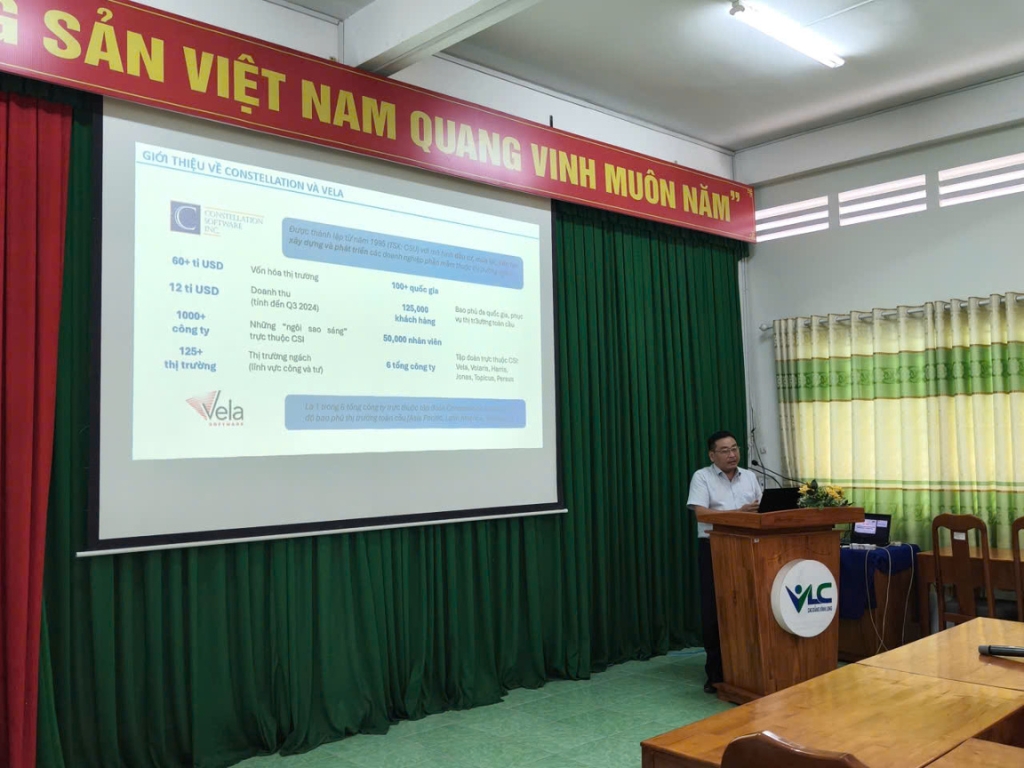 Tương tác và trao đổi từ viên chức, giảng viên